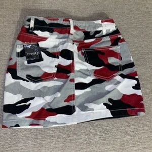 Forever 21 camo skirt
